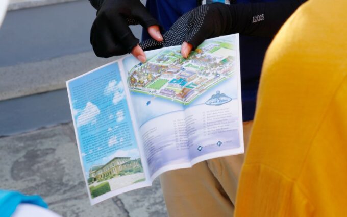 Bangkok: Grand Palace and Emerald Buddha Half-Day Tour - Booking and Cancellation