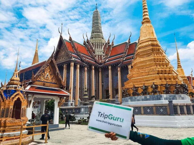 Bangkok: Grand Palace and Wat Phra Kaew Guided Walking Tour - Accessibility Considerations