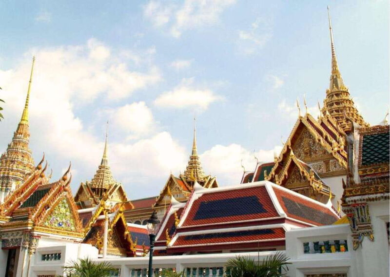 Bangkok: Grand Palace & Emerald Buddha Entry With Audioguide - Accessibility and Visitor Guidelines