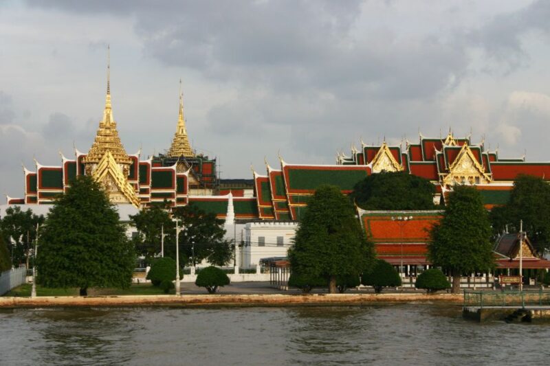 Bangkok: Grand Palace, Thai Dance & Fun Street Walk Private - Itinerary Highlights