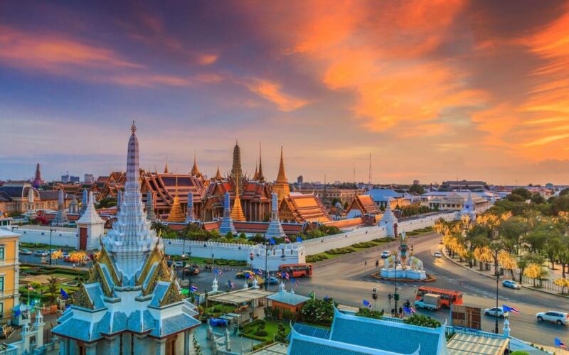 Bangkok: Grand Palace, Wat Arun, and Big Budha With Lunch - Guided Tour of Wat Arun