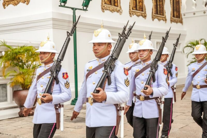 Bangkok: Grand Palace, Wat Pho, and Wat Arun Private Tour - Itinerary Details