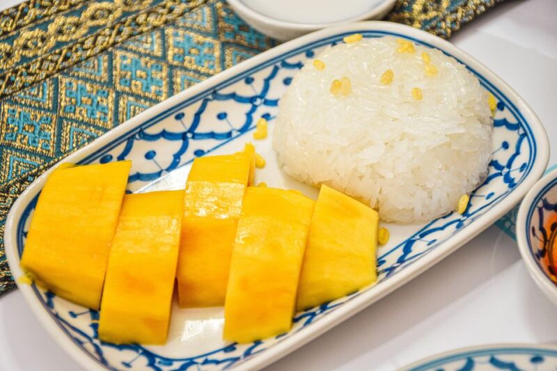 Bangkok: Grand Palace, Wat Pho, & Delicious Mango Dessert - Key Points