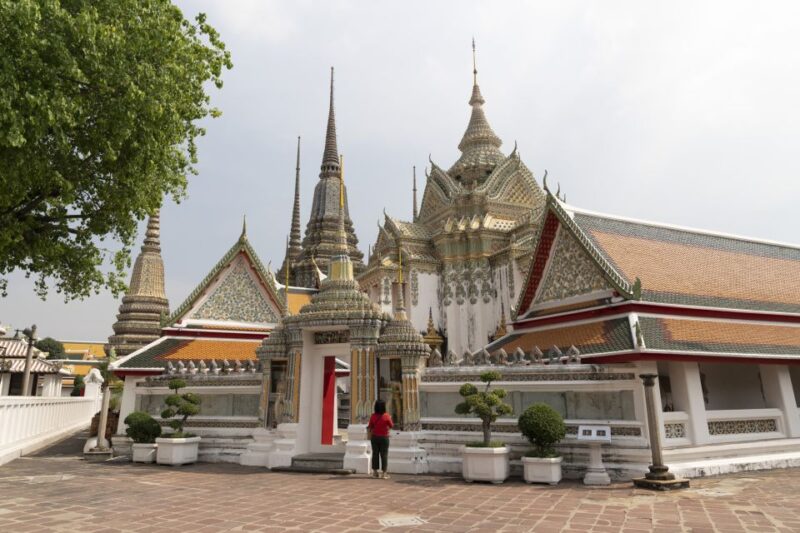 Bangkok: Grand Palace, Wat Pho, & Delicious Mango Dessert - Tuk-Tuk Ride