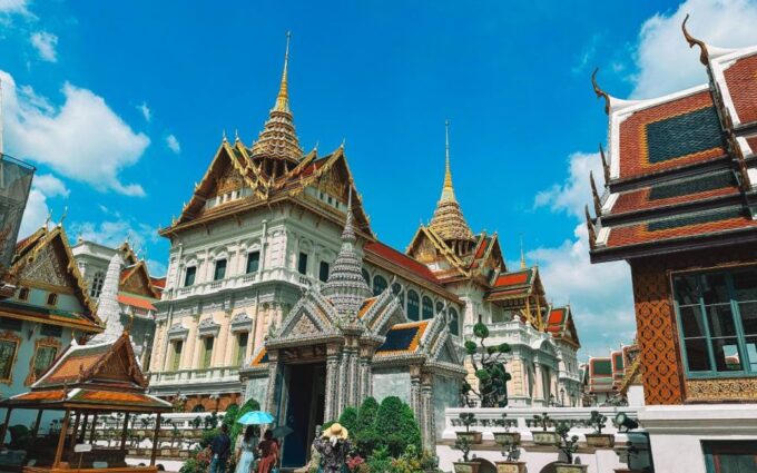 Bangkok: Grand Palace, Wat Pho, & Wat Arun Walking Tour - Wat Arun (Temple of Dawn)