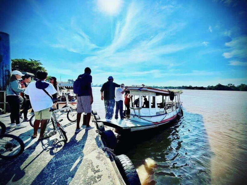 Bangkok: Green Oasis Guided Bike Tour With Boat Ride - Tour Itinerary