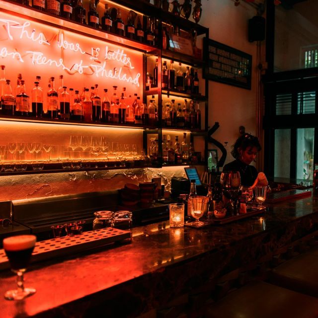 Bangkok: Guided Bar Hopping Night Tour With Private Option - Key Points