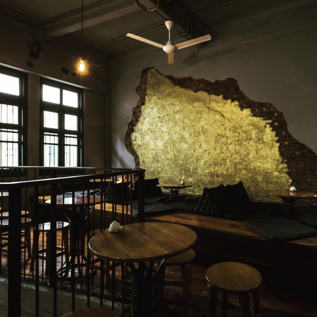 Bangkok: Guided Bar Hopping Night Tour With Private Option - Exploring Bangkoks Nightlife