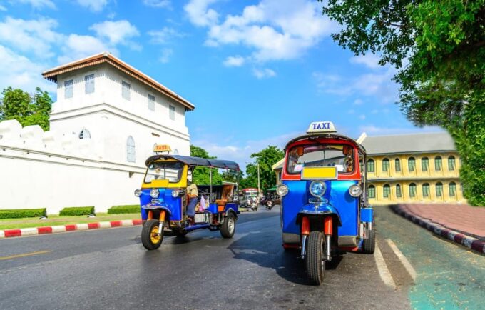 Bangkok: Guided Tour in a Typical Thai Tuk-Tuk - Exploring Bangkok Landmarks