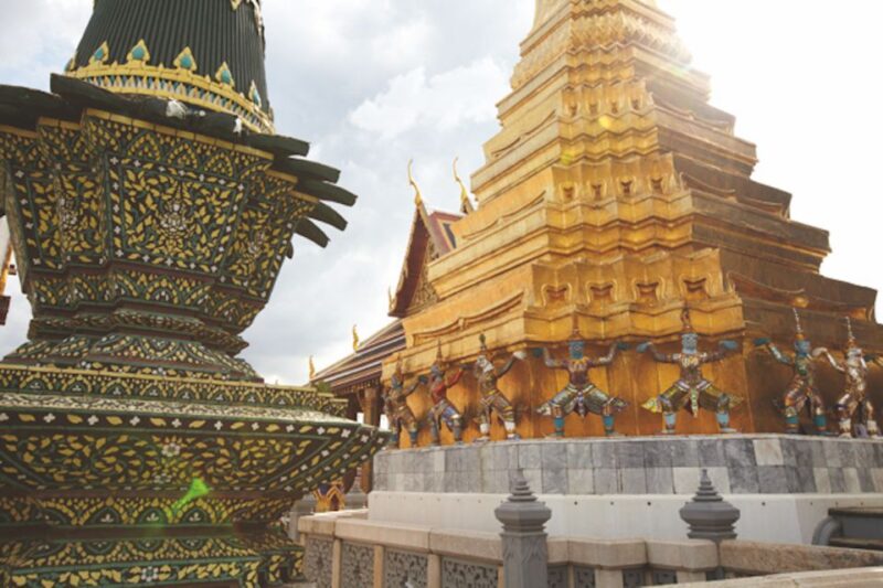 Bangkok: Half-Day Temple and Grand Palace Group Tour - Key Points