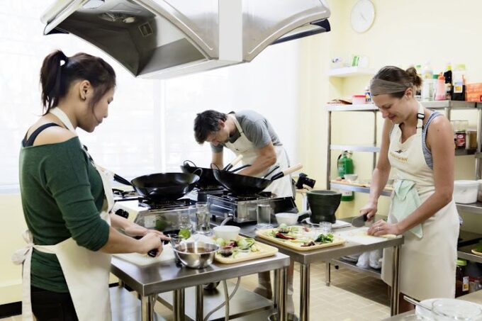 Bangkok: Half-Day Thai Cooking Class With Market Tour - Customer Reviews and Feedback