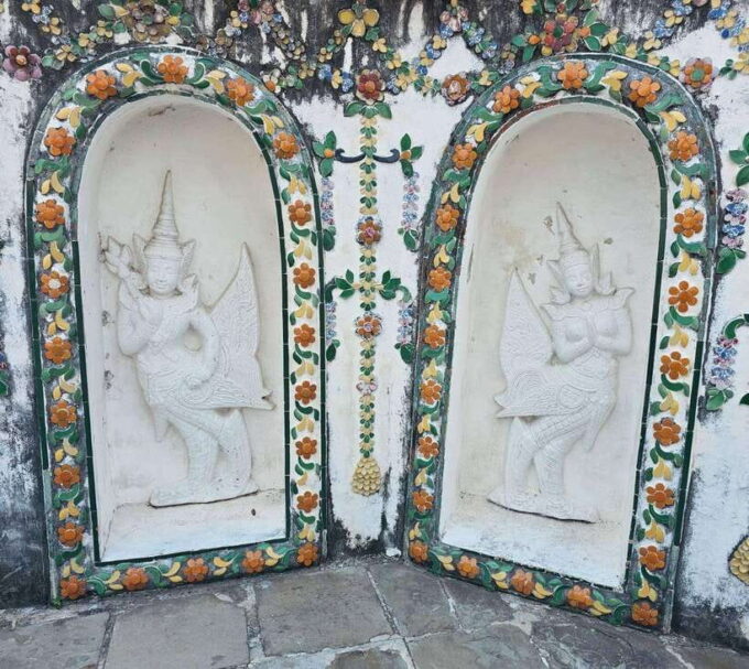 Bangkok : History Temples Markets and Food Tasting - Exploring the Krung Thon Buri Site