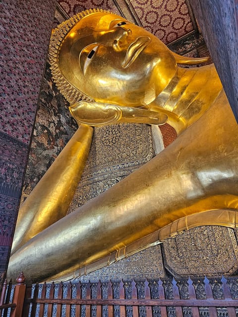 Bangkok : History Temples Markets and Food Tasting - Exploring Wat Pho