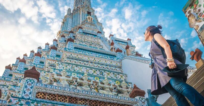 Bangkok: Instagram Spots & Half-Day Temples Tour - Pickup Locations and Timing