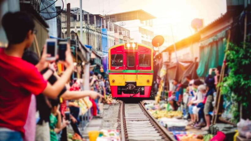 Bangkok: Join in Tour to Train Market & Floating Market - Key Points