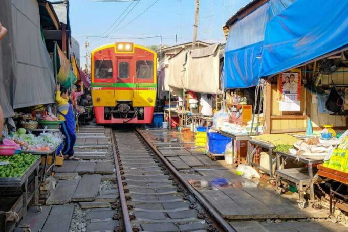 Bangkok: Join in Tour to Train Market & Floating Market - Booking and Cancellation Policy