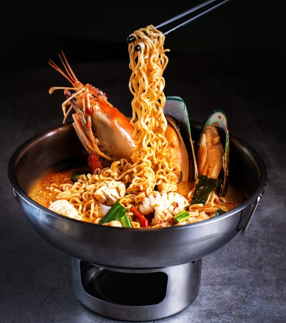 Bangkok: Jumbo Lobster Riverside Set Packages - Key Points