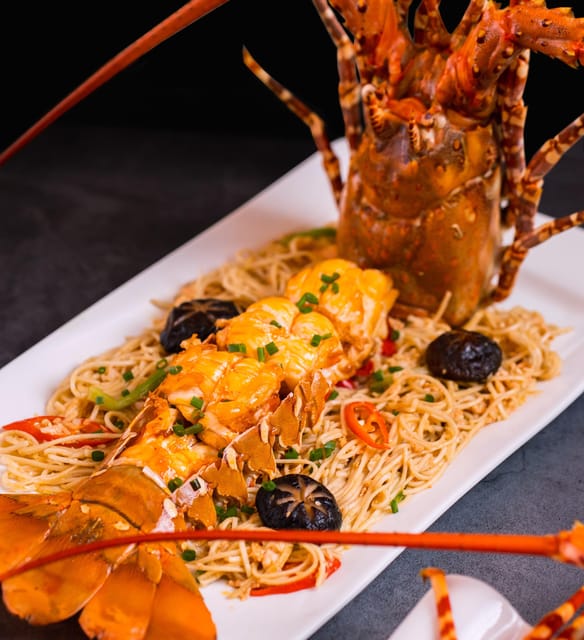 Bangkok: Jumbo Lobster Riverside Set Packages - Diverse Gourmet Seafood Menu