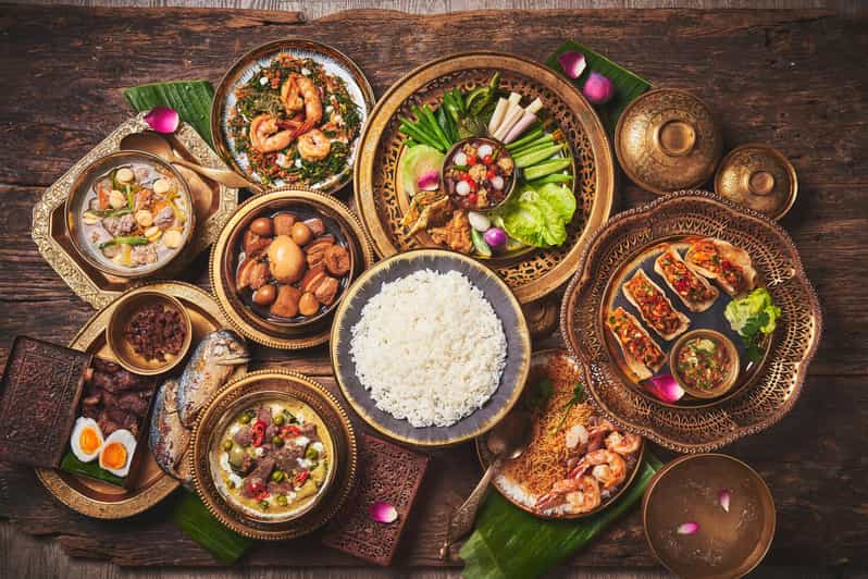 Bangkok: Khao Ekkamai Thai Cuisine - Signature Sharing Set Packages