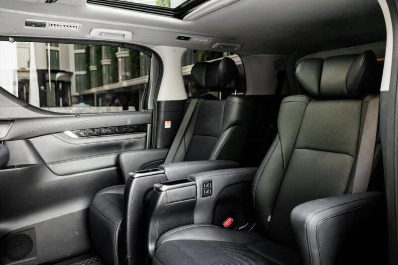 Bangkok Luxury Van Chauffeur :Private Full Day BKK - PATTAYA - Capacity and Restrictions