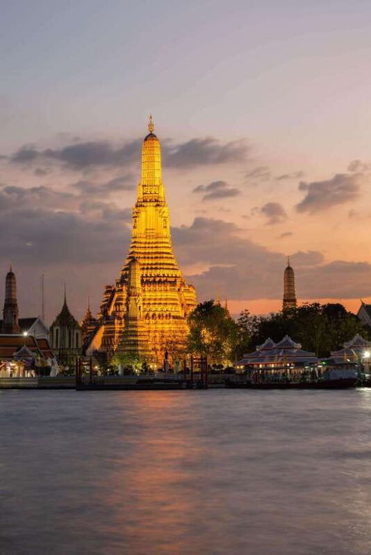 Bangkok: Luxury White Cruise With Buffet and Entertainment - Dining Experience