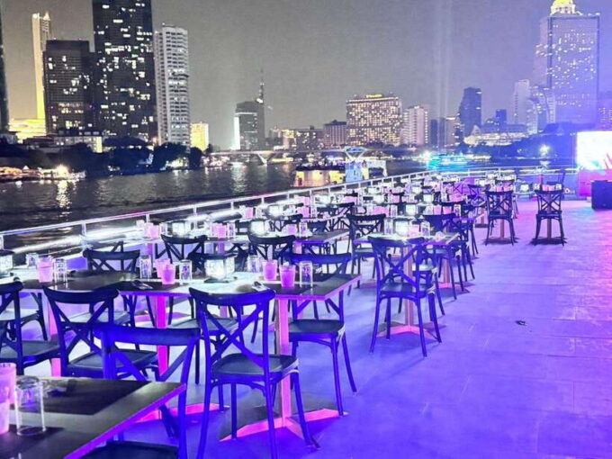Bangkok: Luxury White Dinner Cruise With Live Entertainment - Accessibility