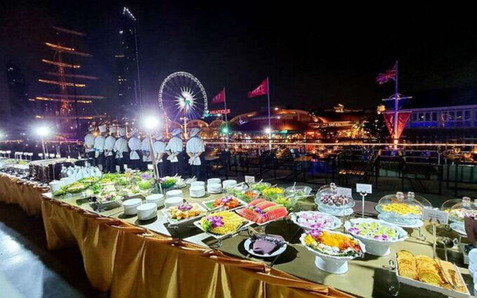 Bangkok: Luxury White Dinner Cruise With Live Entertainment - Prohibited Items