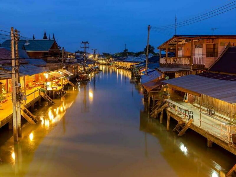 Bangkok: Maeklong Railway & Amphawa Floating Market Day Trip - Final Thoughts: Who Will Love This Tour?