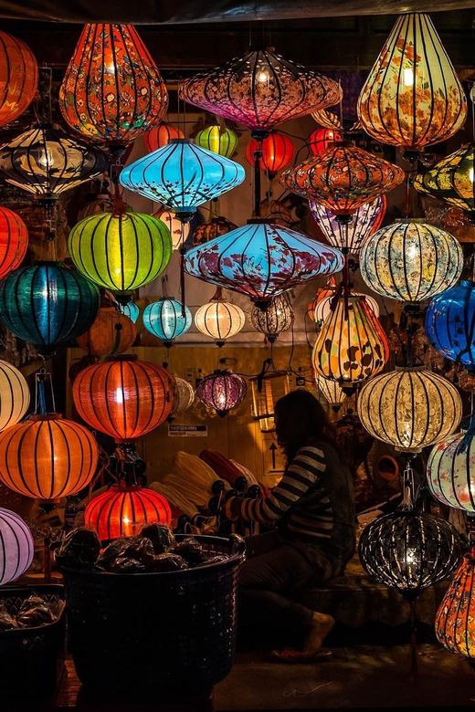 Bangkok: Maeklong Railway & Amphawa Floating Market Tour - Fireflies Boat Ride