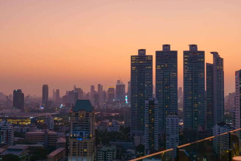 Bangkok: Mojjo Rooftop Lounge & Bar Food & Beverage Package - Experience and Atmosphere