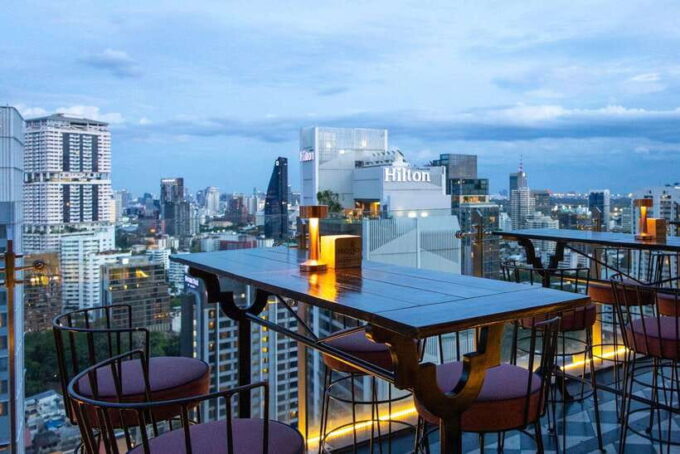 Bangkok: Mojjo Rooftop Lounge & Bar Food & Beverage Package - Service and Amenities