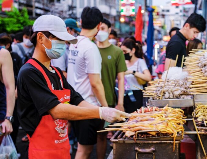 Bangkok: Must-See Temples Wth Grand Palace & Floating Market - Temples and Palaces