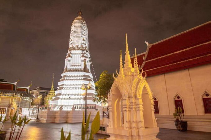 Bangkok: Night Bike Tour With Temples & Flower Market Visit - Booking and Cancellation Policy