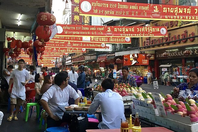Bangkok Night Lights: Temple & City Tour by Tuk Tuk (SHA Plus) - Meeting & Pickup