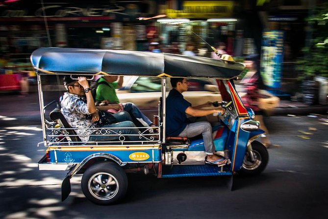 Bangkok Night Lights: Temple & City Tour by Tuk Tuk (SHA Plus) - Personalized Experience
