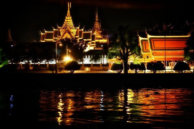 Bangkok Night Tour By TUK-TUK Visiting Wat Pho & Giant Swing (Private) - Booking and Cancellation Policy