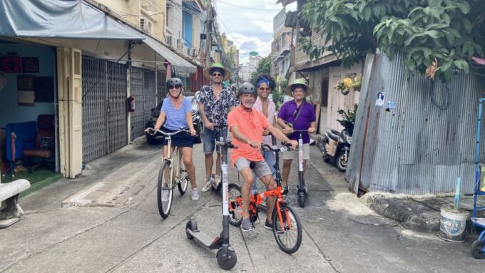 Bangkok : Old City Guided E-Scooter &/or Bike Tour - Explore Bangkoks Old City