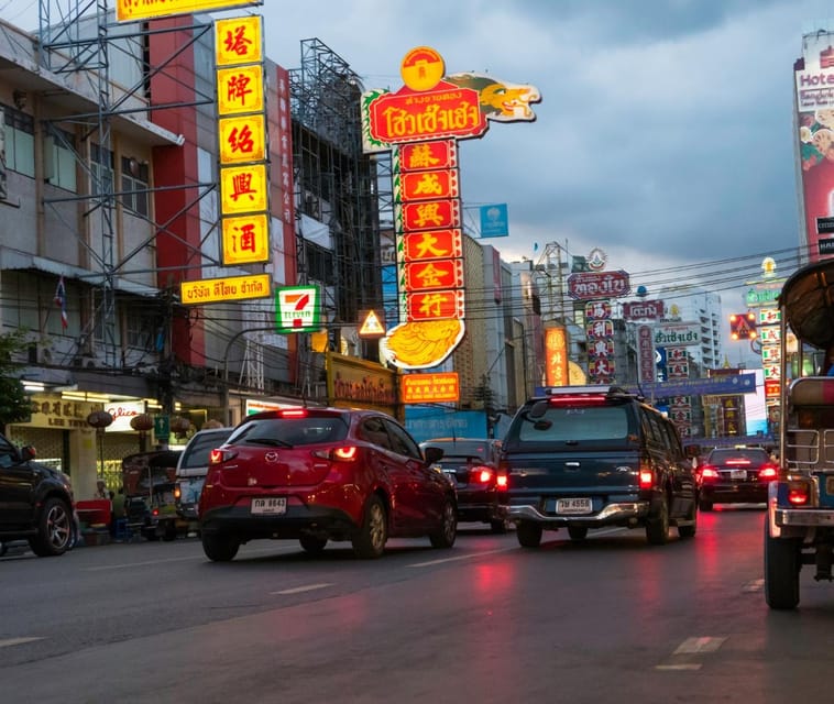 BANGKOK: Old Town, Chinatown, Ong Ang Canal, Flower Market - Taking in the Flower Market