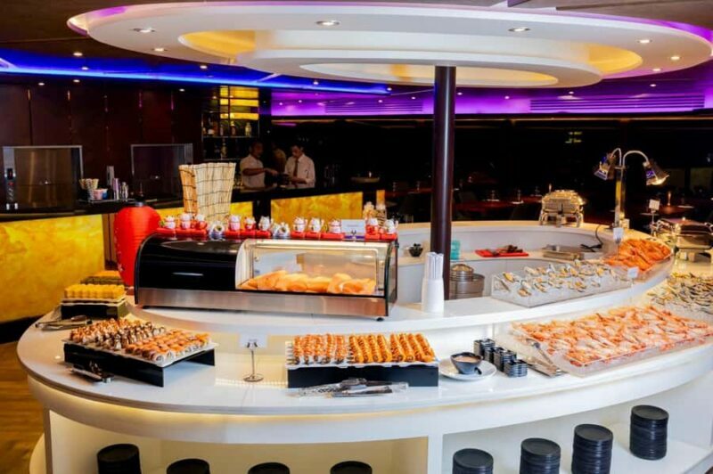 Bangkok: Opulence Luxury Buffet Dinner Cruise with Live Band - An Overview of the Experience