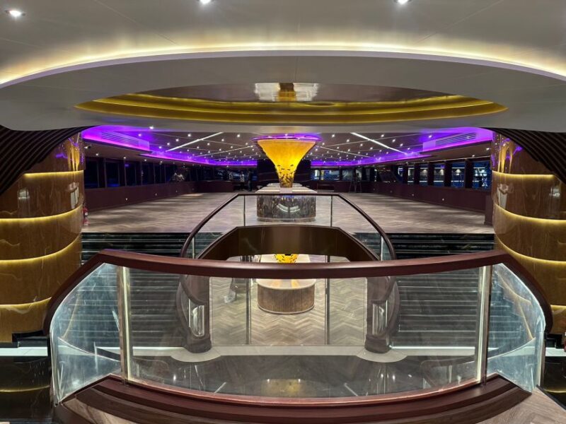 Bangkok: Opulence Luxury Chao Phraya Dinner Cruise - Dining and Entertainment