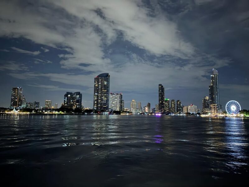 Bangkok: Opulence Luxury River Dinner Cruise With Drinks - Convenient Meeting Point Location