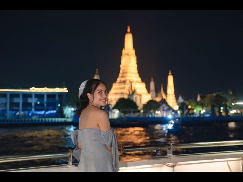 Bangkok: Professional Photoshoot at Chao Phraya River - Included in the Package