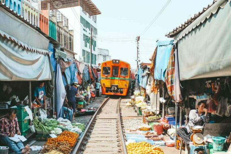 Bangkok: Railway and Floating Market Tour with Dragon Temple - Final Value Assessment