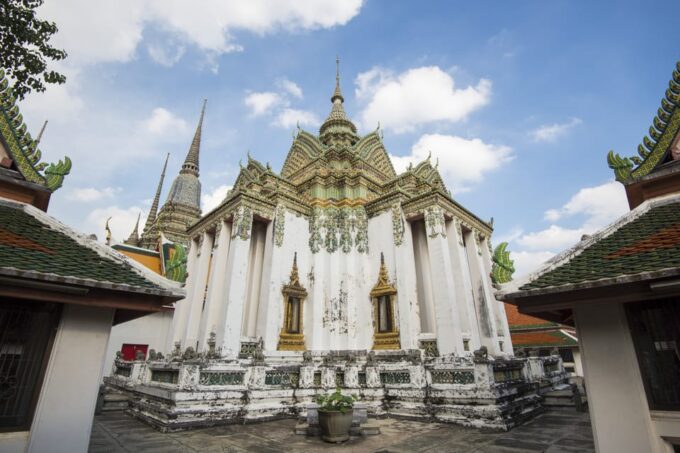 Bangkok: Reclining Buddha (Wat Pho) Self-Guided Audio Tour - Visiting the Reclining Buddha