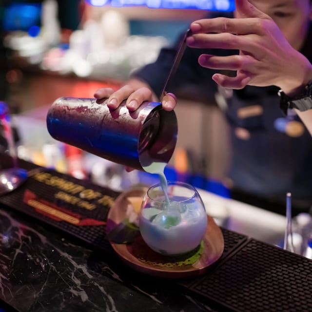 Bangkok: RedSquare Rooftop Bar at Novotel Sukhumvit 4 - Panoramic Views and Gourmet Bites