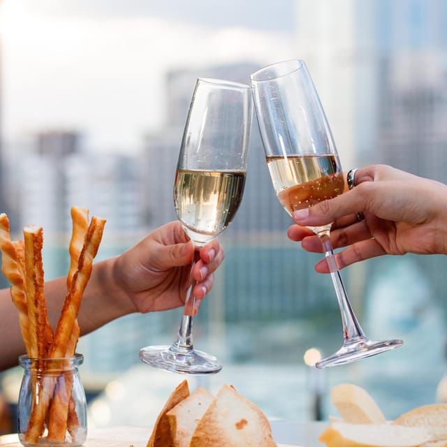 Bangkok: RedSquare Rooftop Bar at Novotel Sukhumvit 4 - Important Activity Information