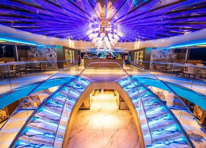 Bangkok: Royal Galaxy Chao Phraya River Dinner Cruise - Onboard Entertainment and Ambiance