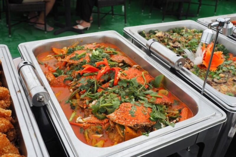 Bangkok: Royal Princess Chao Phraya Dinner Cruise - Exploring the Iconic Landmarks
