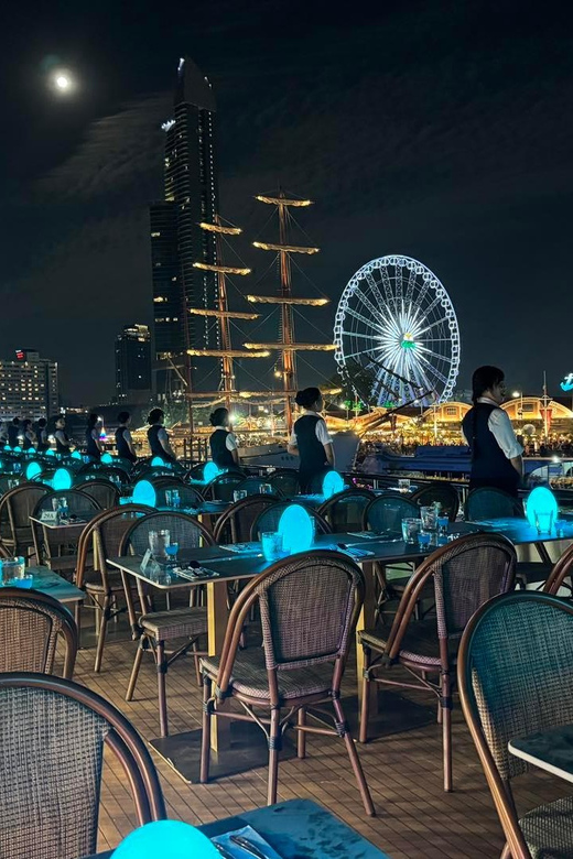 Bangkok: Royal Princess River Dinner Cruise With Live Music - Live Music Entertainment