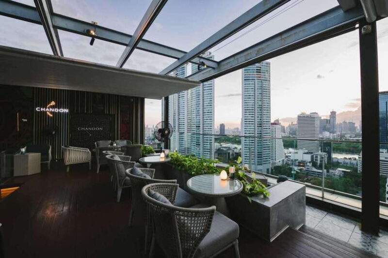 Bangkok: Sky on 20 Rooftop Bar With Free Flow Drinks - Rooftop Ambiance and Atmosphere